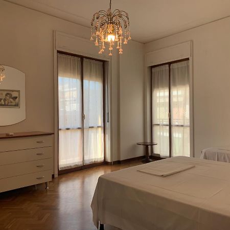 Spazioso Appartamento In Centro Citta San Benedetto del Tronto Buitenkant foto