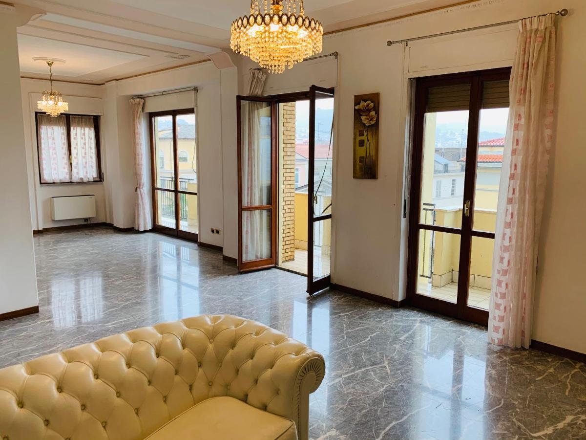 Spazioso Appartamento In Centro Citta San Benedetto del Tronto Buitenkant foto