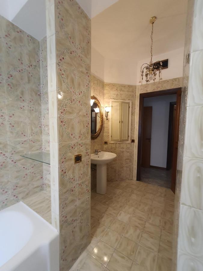 Spazioso Appartamento In Centro Citta San Benedetto del Tronto Buitenkant foto