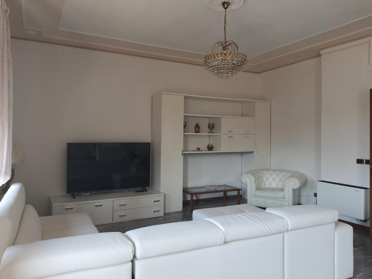 Spazioso Appartamento In Centro Citta San Benedetto del Tronto Buitenkant foto