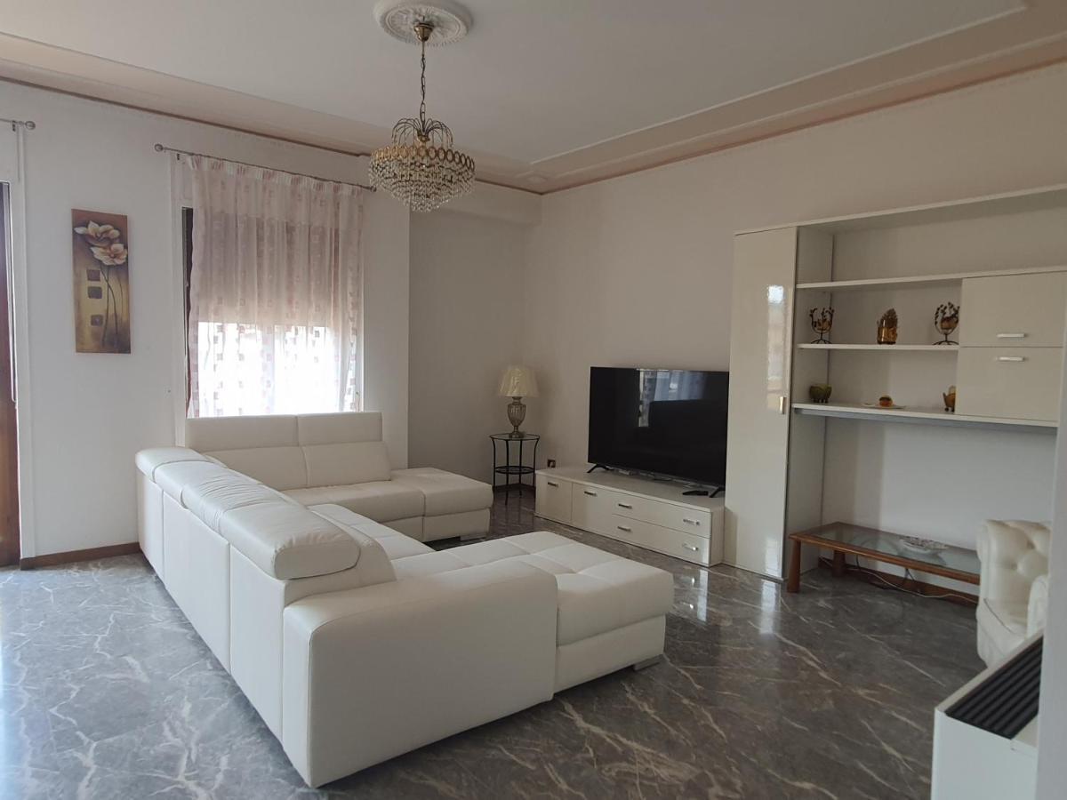 Spazioso Appartamento In Centro Citta San Benedetto del Tronto Buitenkant foto